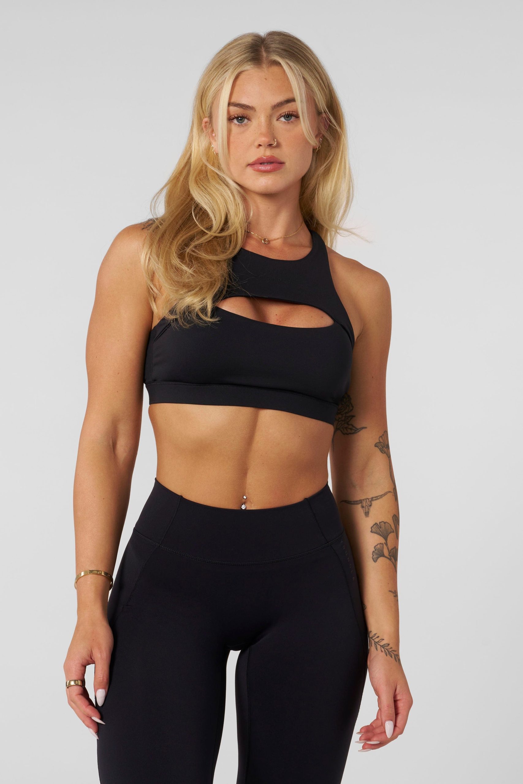 W365 - Elevate cut-out bra - Image 11